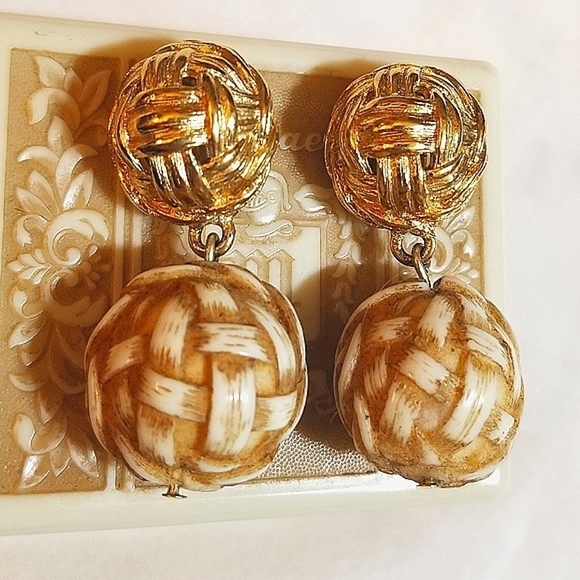 Givenchy PARIS NY VTG Basket Weave Earrings - Picture 3 of 6